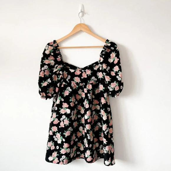 H&M Rose Puff Sleeve Babydoll Dress Black Pink  Floral Sz M - Picture 5 of 7